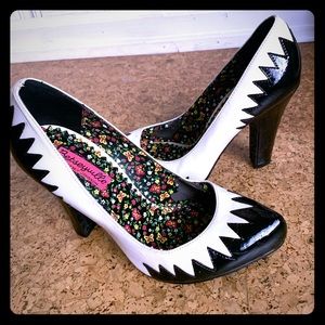 Betseyville black & white pumps